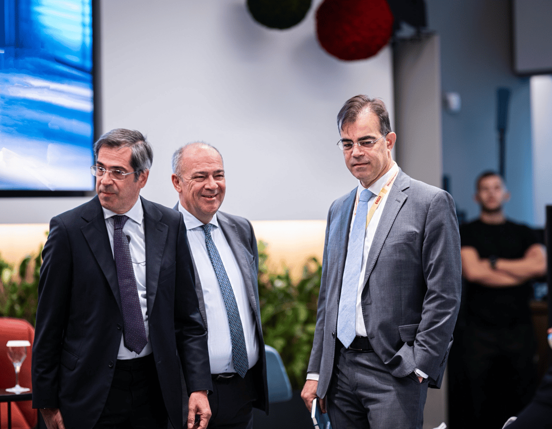 στιγμιότυπο με τους ομιλητές