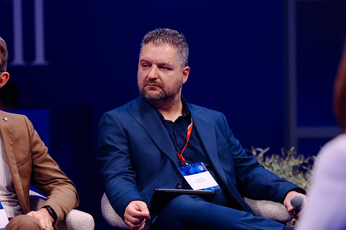 8-Apr-25-2026-11-30-26-3952-AM